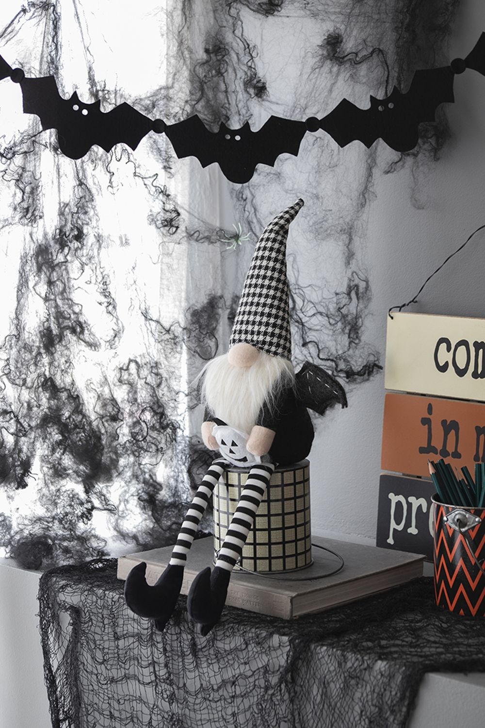 Sitting Gnome with Wings & Plaid Hat – Set of 2, Black, Halloween Decor